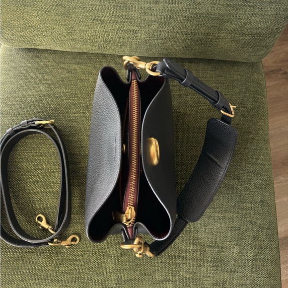 Coach Willow Bucket Bag in Black Leather with Gold Hardware - Picture 7 of 8